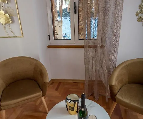 Deluxe Dreamy In The Center Of Hvar With Sea View Gasthuis Hvar Town